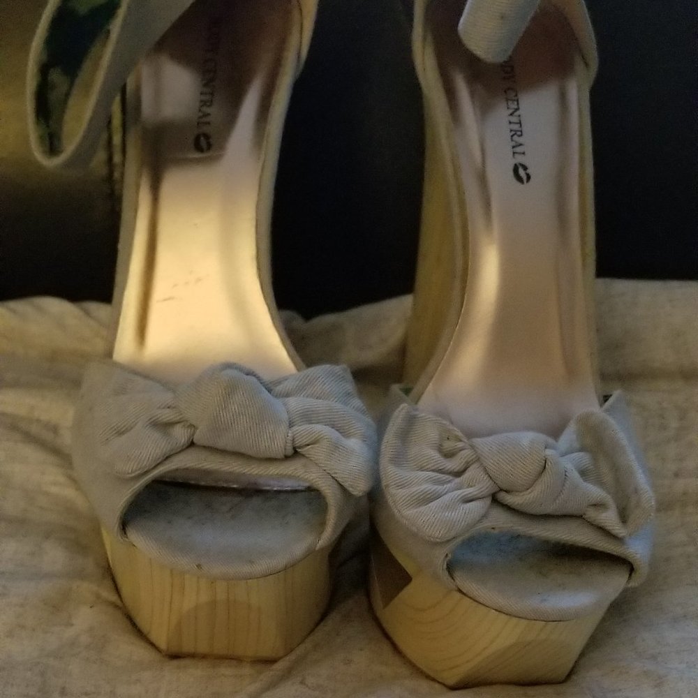 Sandles - Picture 4 of 4